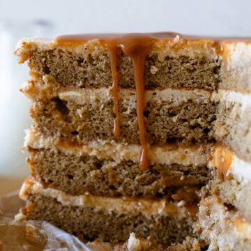 chai caramel cake