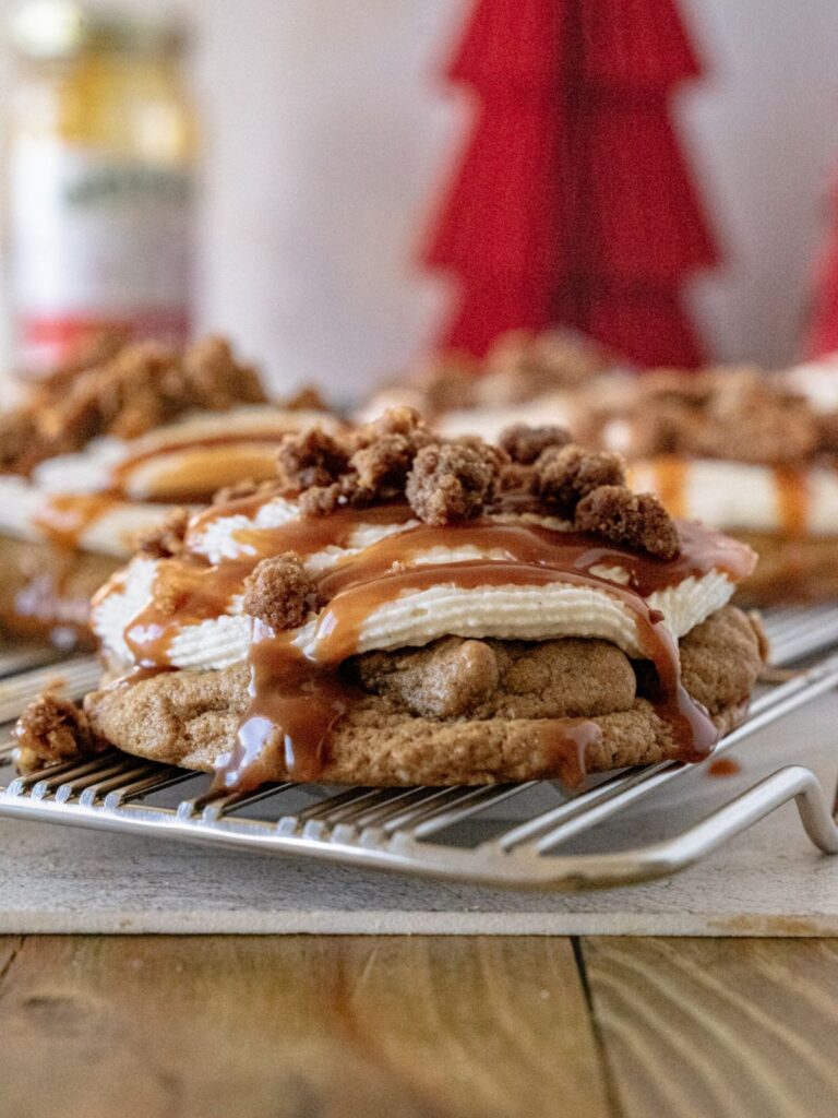 Gingerbread Caramel Streusel Cookie