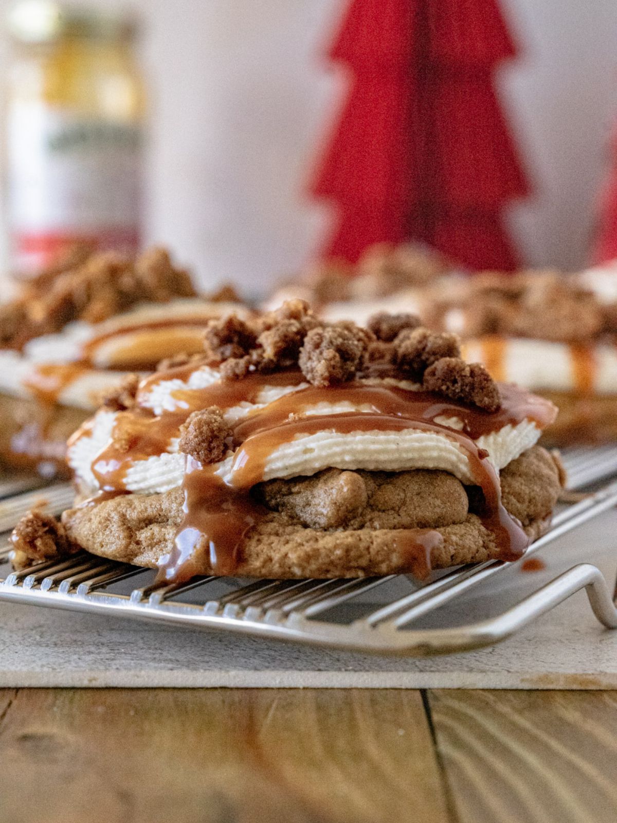 Gingerbread Caramel Streusel Cookie