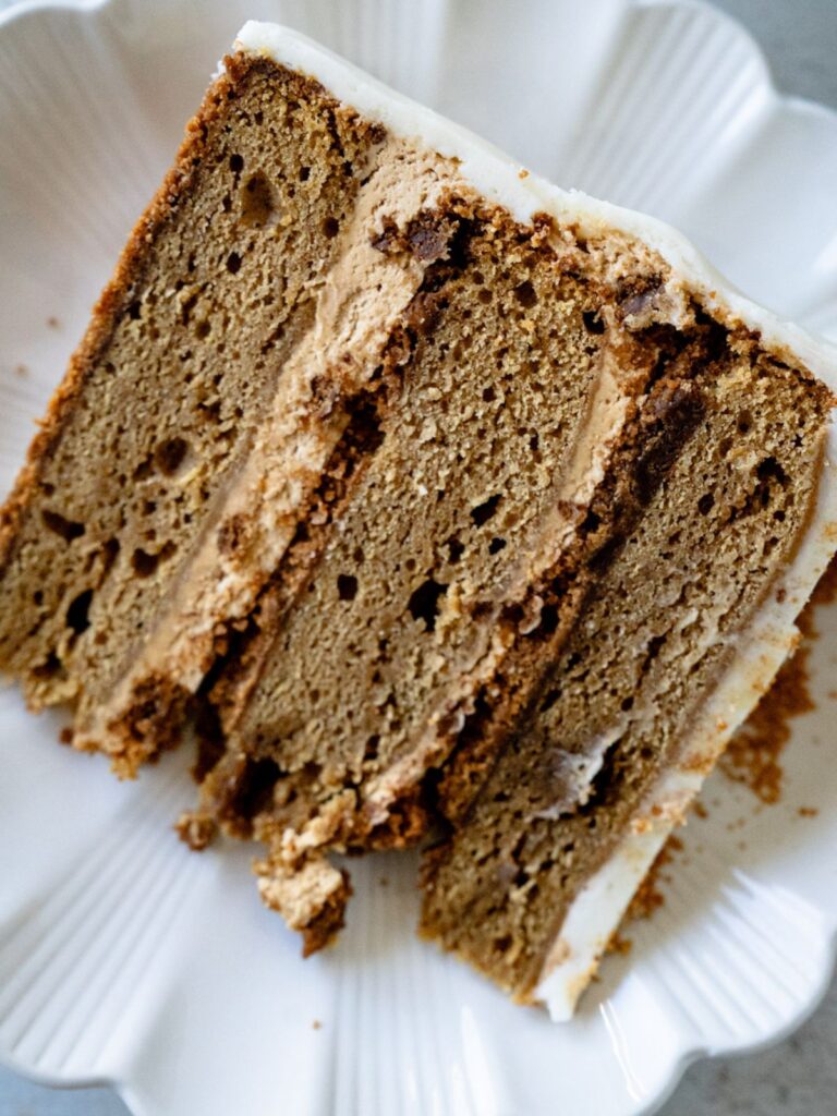gingerbread biscoff cake