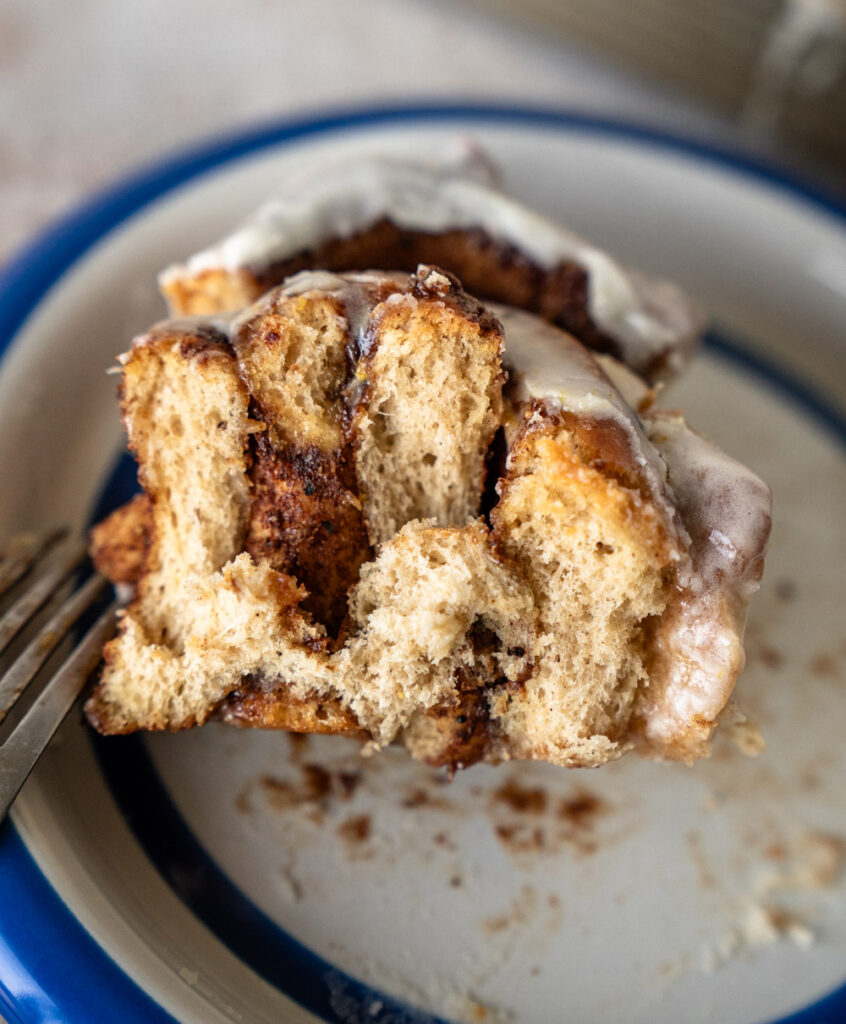 chai spiced cinnamon roll