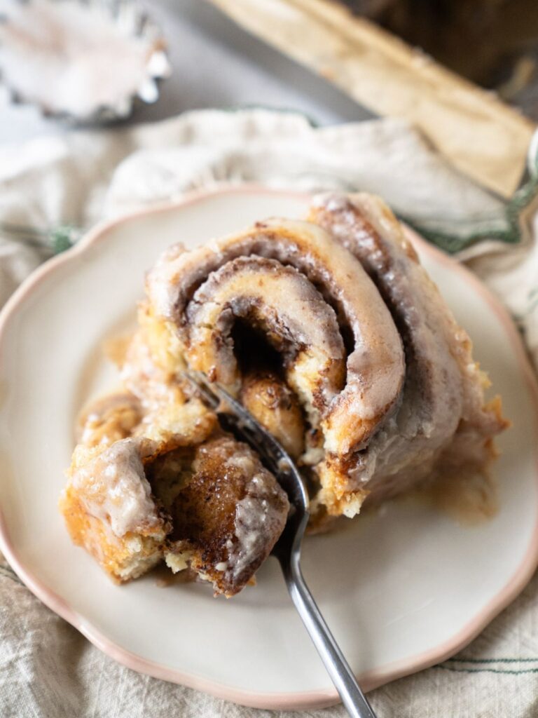 chai banana cinnamon rolls
