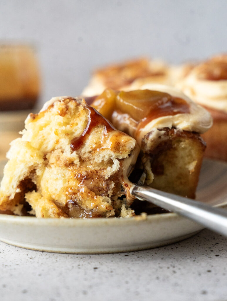 CARAMEL APPLE CINNAMON ROLLS -8